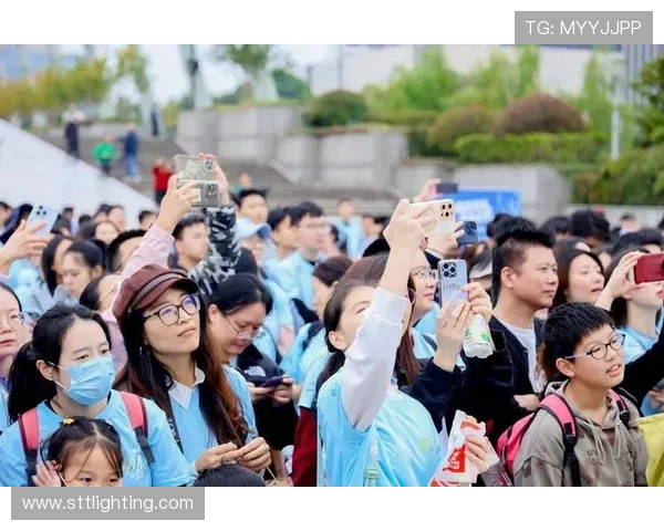 杭州飞盘队在世界街舞大赛中的逆袭之旅展现青春活力与团队精神 杭州飞盘队在世界街舞大赛中的逆袭之旅展现青春活力与团队精神