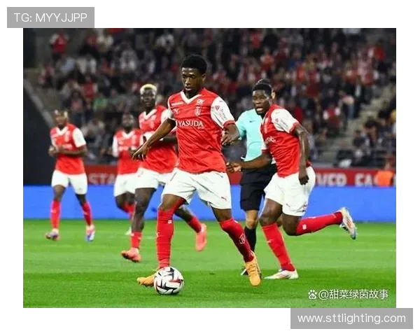 昂热与巴黎激战法国杯争夺荣誉与晋级机会的精彩对决 昂热与巴黎激战法国杯争夺荣誉与晋级机会的精彩对决