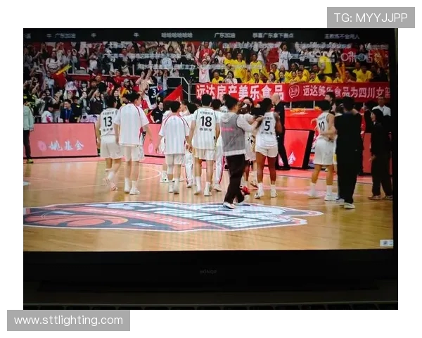 王哲林的篮球之路:从青涩新星到国家队核心的成长历程与未来展望 王哲林的篮球之路:从青涩新星到国家队核心的成长历程与未来展望