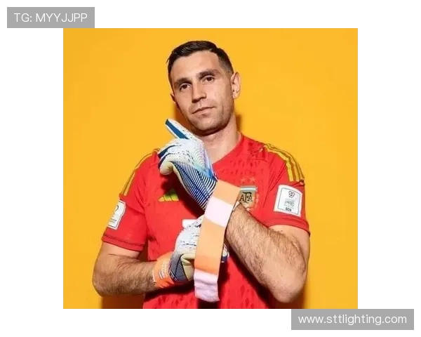 马丁内斯的传奇人生与职业生涯探索：从球场到生活的多重角色解析