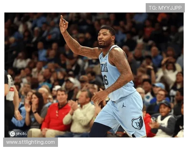 马库斯斯马特:从防守悍将到球队核心的蜕变之路 马库斯斯马特:从防守悍将到球队核心的蜕变之路