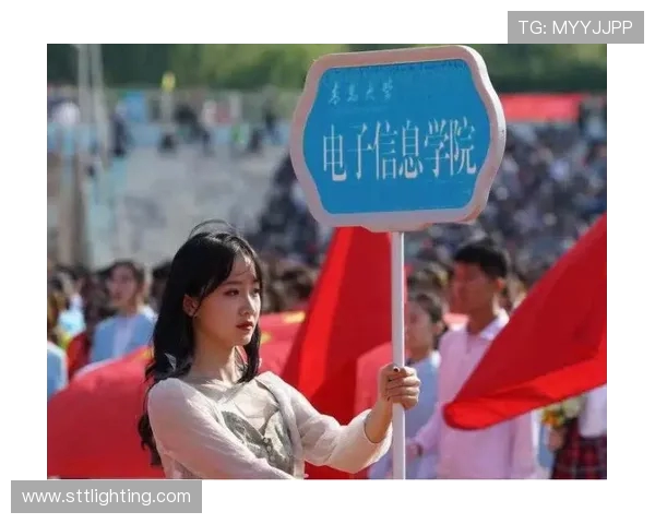 黄丽专访：从青涩少女到篮球明星的奋斗与成长之路