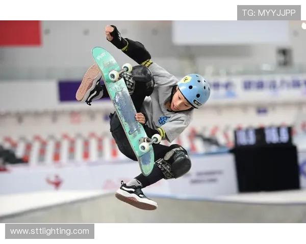 南京滑板队在滑板精英赛中的默契配合与精彩表现分析 南京滑板队在滑板精英赛中的默契配合与精彩表现分析